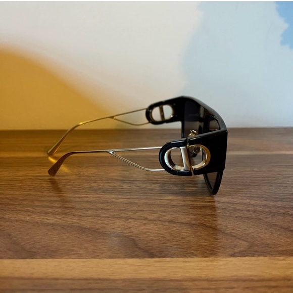 Christian dior sunglasess - Picture 1 of 6